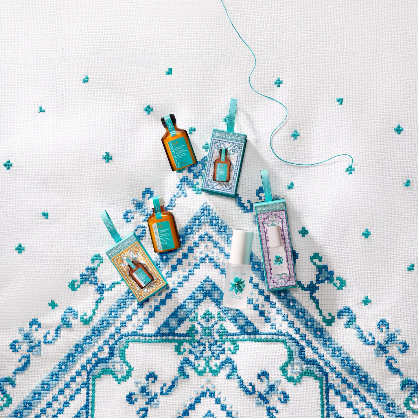 Moroccanoil Treatment Holiday Ornament – Limited Edition (Light & Original)